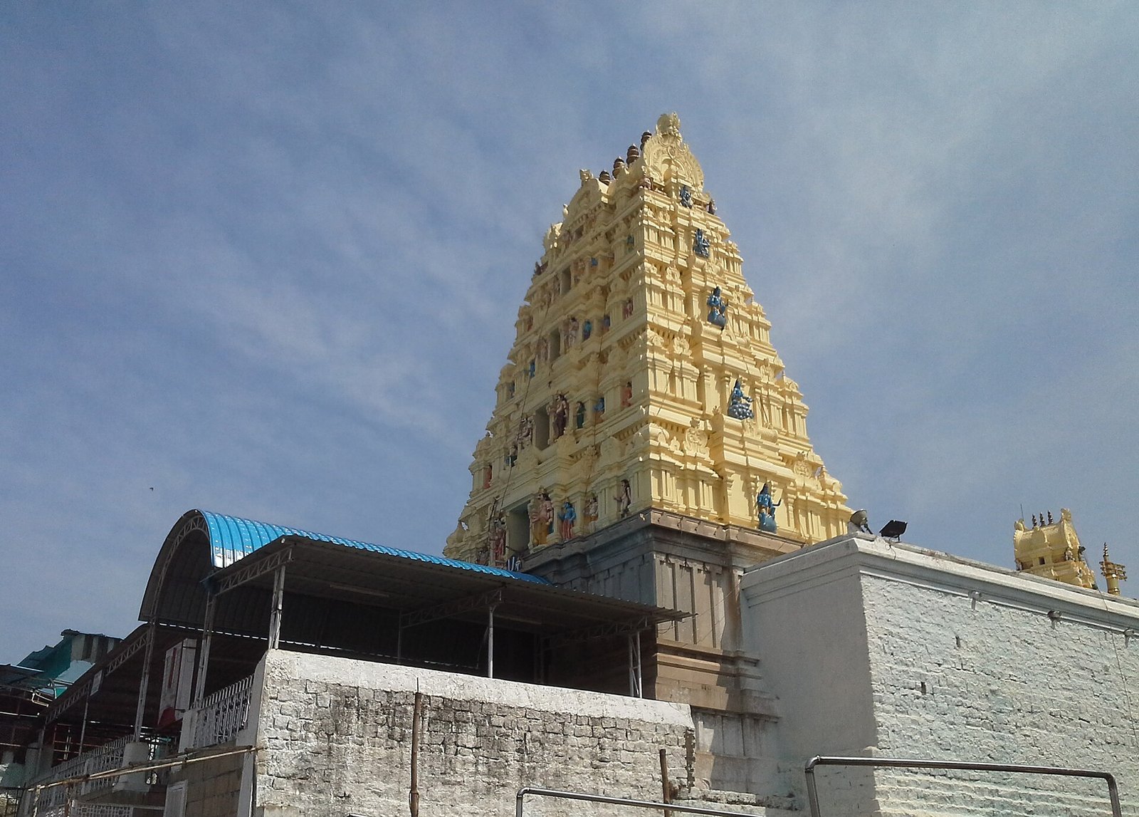 Hyderabad Temples Day Trip – Yadagirigutta and Bhongir